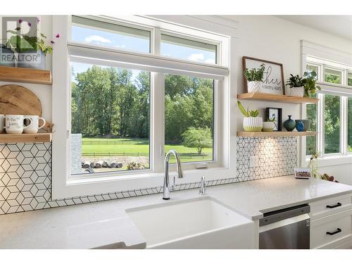 6984 Highway 6, Coldstream, BC - Indoor Photo Showing Kitchen