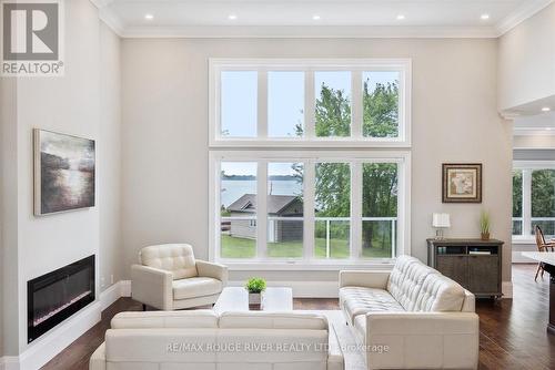 10 Helen Crescent, Kawartha Lakes, ON - Indoor Photo Showing Living Room With Fireplace