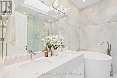 44 Waverley Road, Toronto (The Beaches), ON - Indoor Photo Showing Bathroom