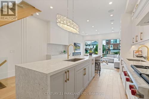 44 Waverley Road, Toronto (The Beaches), ON - Indoor Photo Showing Kitchen With Upgraded Kitchen