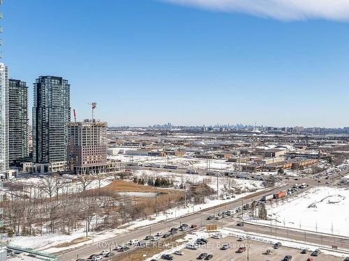 910-1000 Portage Pkwy, Vaughan, ON - Outdoor With View