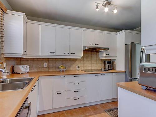 Cuisine - 560 Rue Duquesne, Saint-Bruno-De-Montarville, QC - Indoor Photo Showing Kitchen With Double Sink