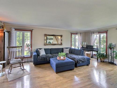 Salon - 651 3E Rue E., Amos, QC - Indoor Photo Showing Living Room