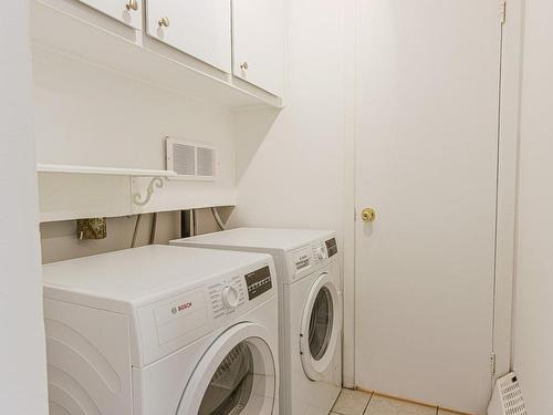 Salle de lavage - 3-76 Rue Reid, Saint-Lambert, QC - Indoor Photo Showing Laundry Room