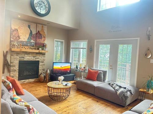 Salon - 1355 Rue Trudel, Mont-Tremblant, QC - Indoor Photo Showing Living Room With Fireplace