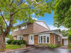 93 Dorothea Drive  Dartmouth, NS B2W 2E7