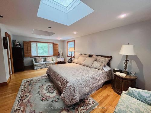 244 Isabella Ave, Mississauga, ON - Indoor Photo Showing Bedroom