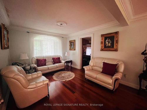 244 Isabella Ave, Mississauga, ON - Indoor Photo Showing Living Room