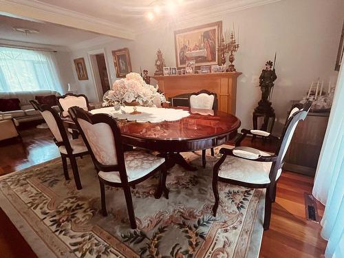 244 Isabella Ave, Mississauga, ON - Indoor Photo Showing Dining Room