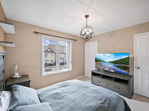 9-3025 Destination Dr, Mississauga, ON - Indoor Photo Showing Bedroom