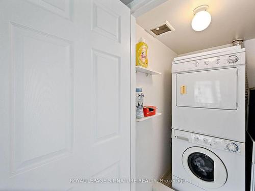 9-3025 Destination Dr, Mississauga, ON - Indoor Photo Showing Laundry Room