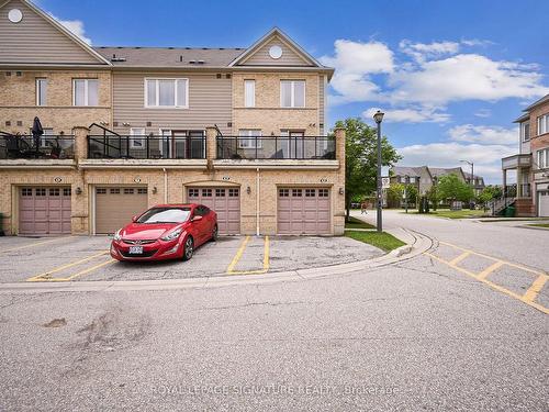 9-3025 Destination Dr, Mississauga, ON - Outdoor