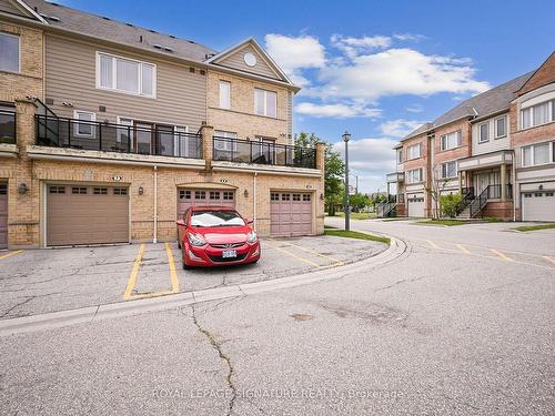 9-3025 Destination Dr, Mississauga, ON - Outdoor