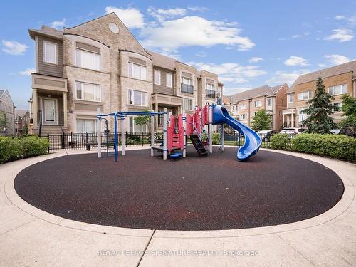 9-3025 Destination Dr, Mississauga, ON - Outdoor