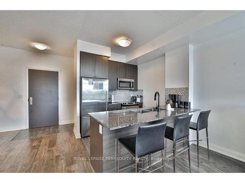 405-35 Fontenay Crt, Toronto, ON - Indoor Photo Showing Kitchen