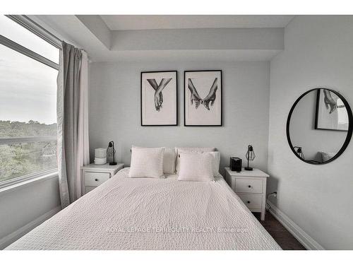 405-35 Fontenay Crt, Toronto, ON - Indoor Photo Showing Bedroom