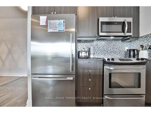 405-35 Fontenay Crt, Toronto, ON - Indoor Photo Showing Kitchen