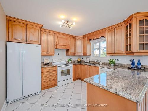 4867 Rathkeale Rd, Mississauga, ON - Indoor Photo Showing Kitchen With Double Sink