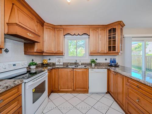 4867 Rathkeale Rd, Mississauga, ON - Indoor Photo Showing Kitchen With Double Sink