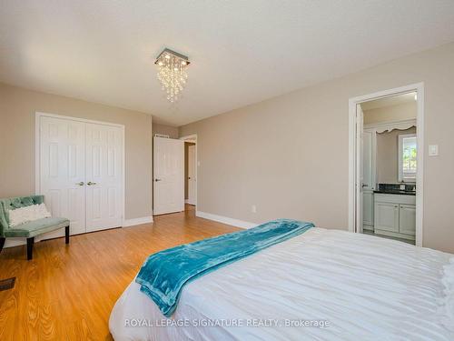 4867 Rathkeale Rd, Mississauga, ON - Indoor Photo Showing Bedroom