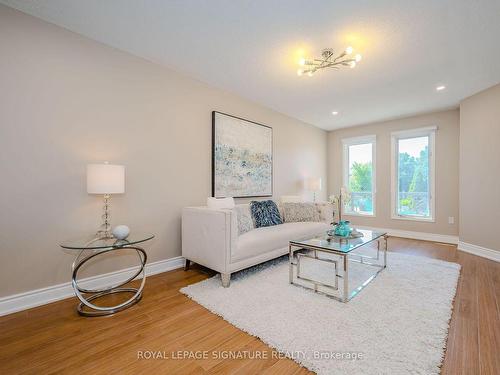 4867 Rathkeale Rd, Mississauga, ON - Indoor Photo Showing Living Room