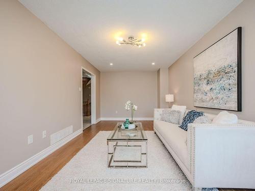 4867 Rathkeale Rd, Mississauga, ON - Indoor Photo Showing Living Room