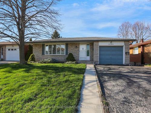 Upper-1506 Queens Blvd, Kitchener, ON - Outdoor With Facade