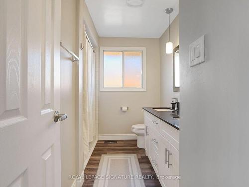 Upper-1506 Queens Blvd, Kitchener, ON - Indoor Photo Showing Bathroom