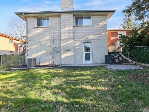 Upper-1506 Queens Blvd, Kitchener, ON - Outdoor