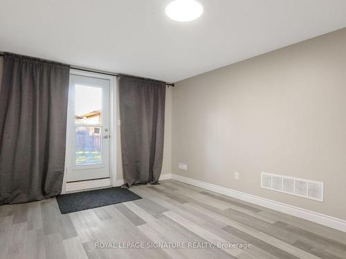 Lower-1506 Queens Blvd, Kitchener, ON - Indoor Photo Showing Other Room