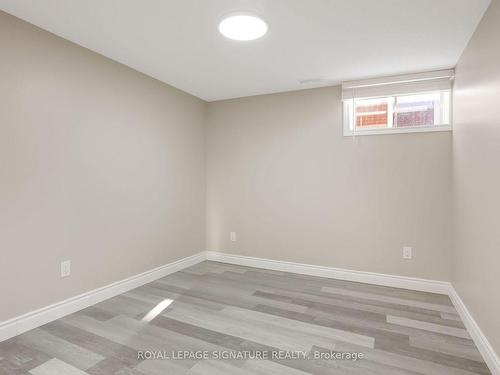 Lower-1506 Queens Blvd, Kitchener, ON - Indoor Photo Showing Other Room