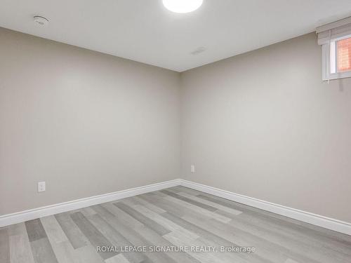 Lower-1506 Queens Blvd, Kitchener, ON - Indoor Photo Showing Other Room