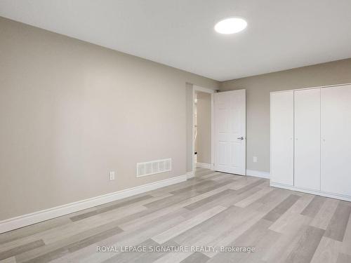 Lower-1506 Queens Blvd, Kitchener, ON - Indoor Photo Showing Other Room