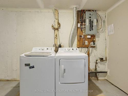 Lower-1506 Queens Blvd, Kitchener, ON - Indoor Photo Showing Laundry Room