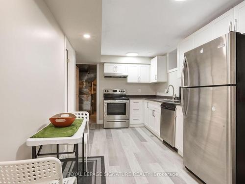 Lower-1506 Queens Blvd, Kitchener, ON - Indoor Photo Showing Kitchen With Stainless Steel Kitchen