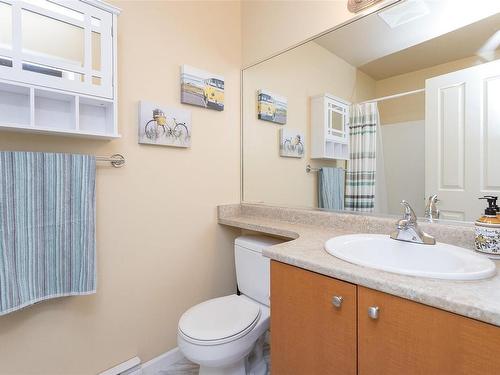 204-1959 Polo Park Crt, Central Saanich, BC - Indoor Photo Showing Bathroom