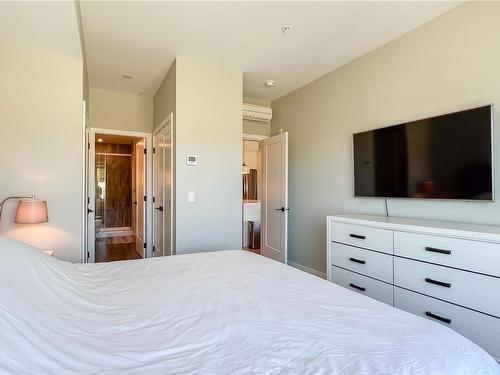 512-967 Whirlaway Cres, Langford, BC - Indoor Photo Showing Bedroom