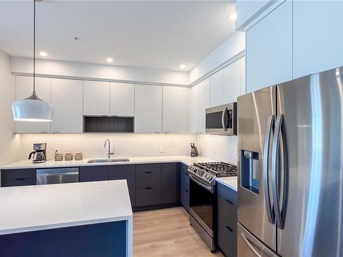 512-967 Whirlaway Cres, Langford, BC - Indoor Photo Showing Kitchen With Double Sink With Upgraded Kitchen