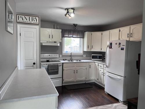 13 Graham Crescent, Marathon, ON - Indoor Photo Showing Kitchen With Double Sink