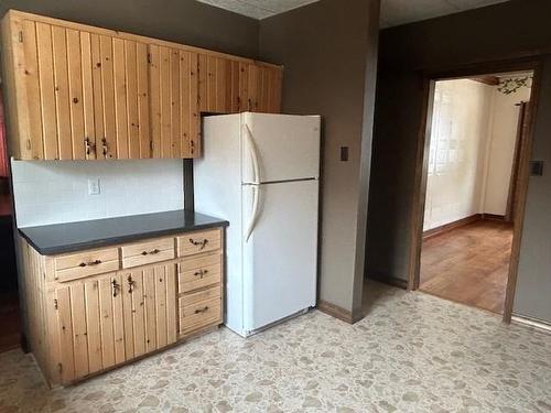 6052 Hwy 11/71, Emo, ON - Indoor Photo Showing Kitchen