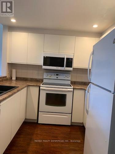 3111 Grandview Forest Hill Drive, Huntsville, ON - Indoor Photo Showing Kitchen