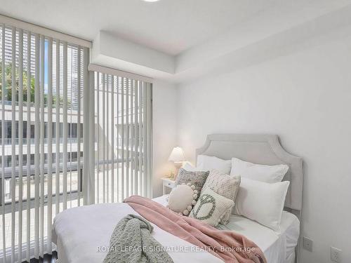 404-18 Harbour St, Toronto, ON - Indoor Photo Showing Bedroom