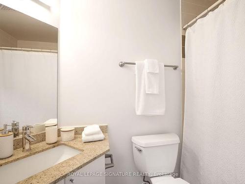 404-18 Harbour St, Toronto, ON - Indoor Photo Showing Bathroom