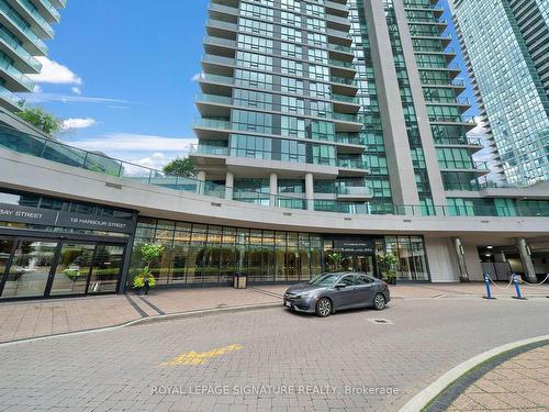 404-18 Harbour St, Toronto, ON - Outdoor