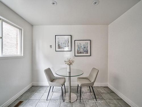 4160 Beacon Lane, Mississauga, ON - Indoor Photo Showing Dining Room