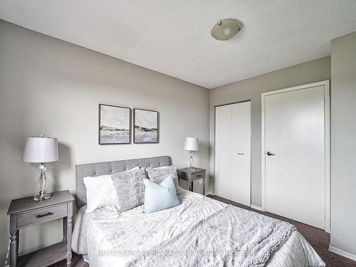 4160 Beacon Lane, Mississauga, ON - Indoor Photo Showing Bedroom