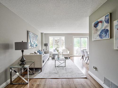 4160 Beacon Lane, Mississauga, ON - Indoor Photo Showing Living Room