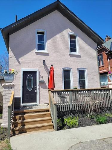 Upper-88 Wellington St, Kitchener, ON - Outdoor