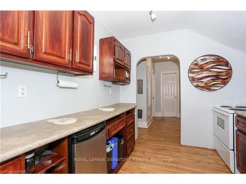 Upper-88 Wellington St, Kitchener, ON - Indoor Photo Showing Kitchen