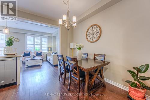 380 Threshing Mill Boulevard, Oakville, ON - Indoor Photo Showing Dining Room